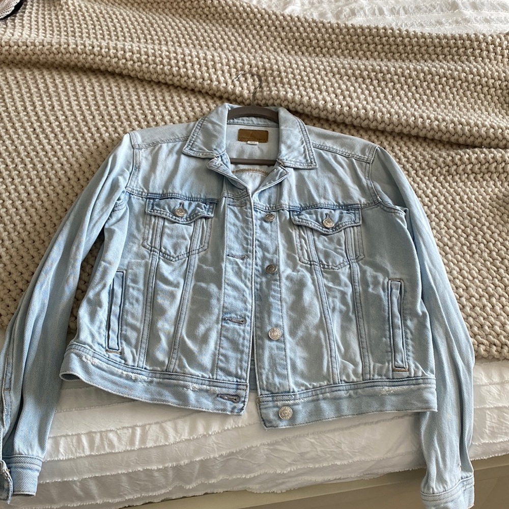 American eagle light wash jean jacket